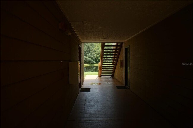 Building Photo - 9481 Highland Oak Dr