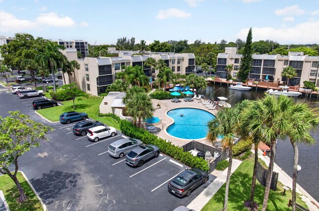 Building Photo - 12 Royal Palm Way