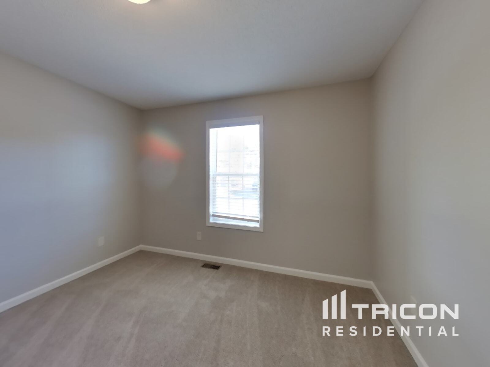 Building Photo - 250 Woodwind Dr
