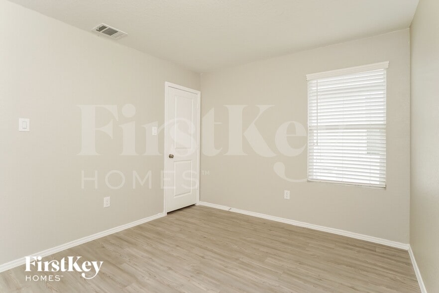 Building Photo - 7262 Plow Run