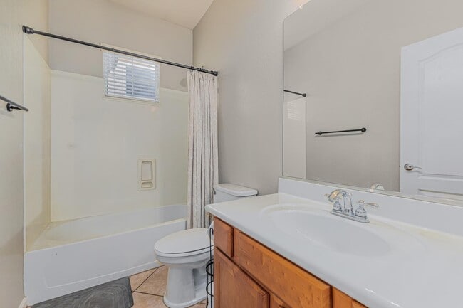 Building Photo - 2058 E Flint St