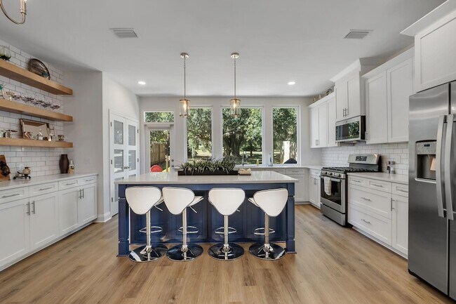 Building Photo - 458 Grand Oaks Rd