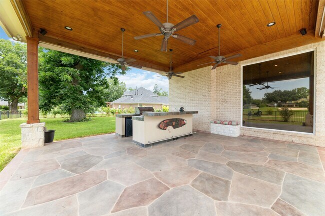 Building Photo - 32610 Whitburn Trail