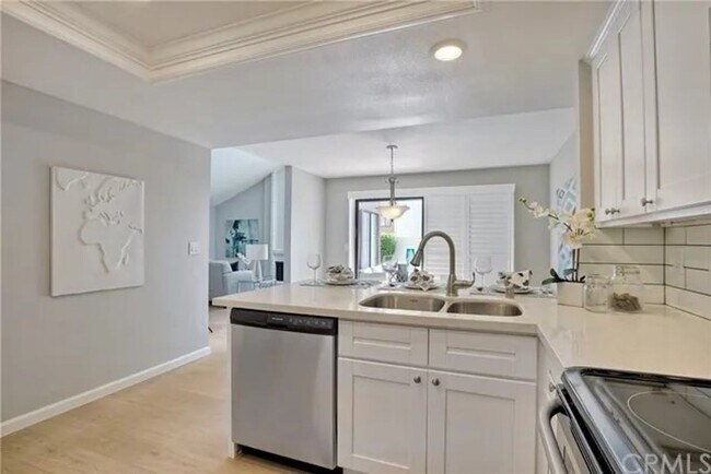 Building Photo - Two Bedroom, Two Bathroom Home for 12-mont...