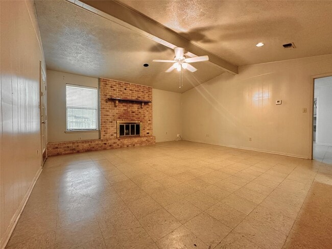 Building Photo - 1822 Willow Bend Dr