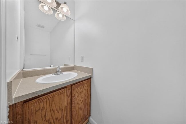 Building Photo - 250 Leawood Cir