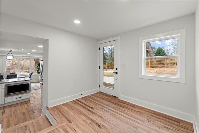 Building Photo - 1552 N Ellington St SE