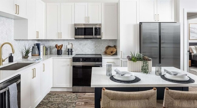 Building Photo - 5127 W Tyson Ave