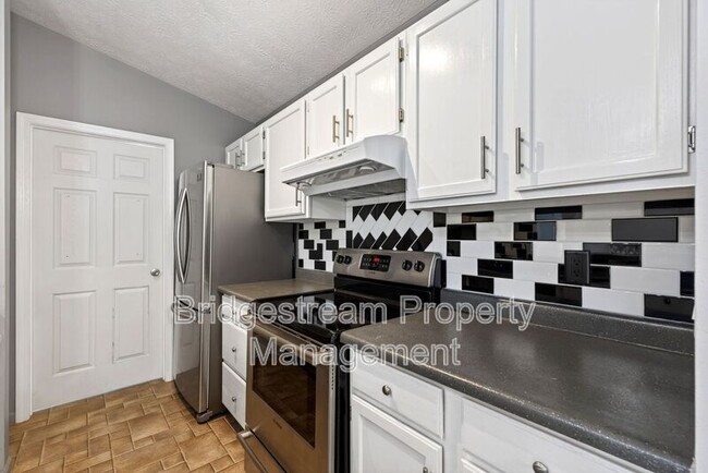 Building Photo - 6591 Brigham Sq