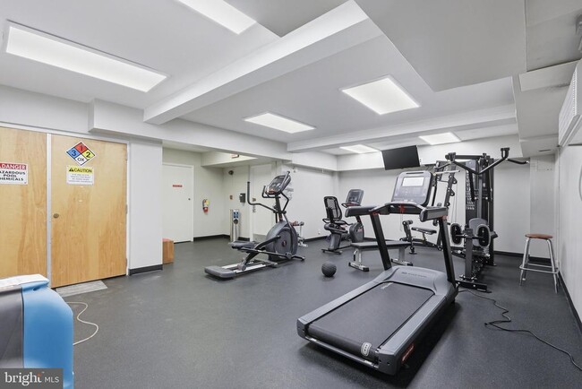 Building Photo - 5300 Holmes Run Pkwy
