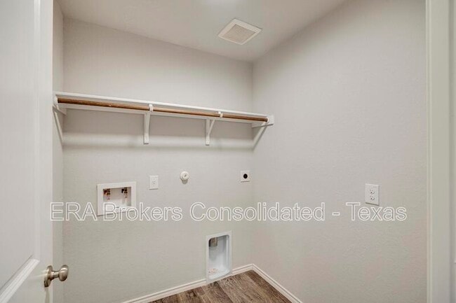 Building Photo - 31664 Bard Ln