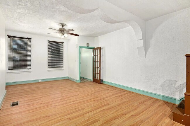 Building Photo - Four Bed Norris Square Home