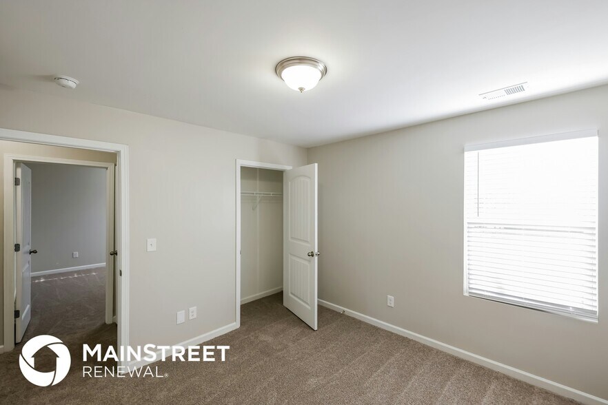 Building Photo - 105 Union Station Dr