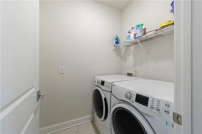 Building Photo - 4337 Parkside Pl