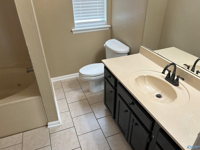 Building Photo - 118 Millstone Ln