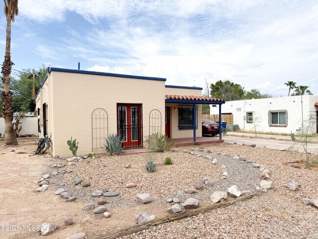 Building Photo - 3215 E Willard St