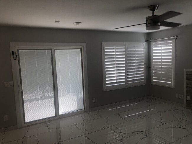 Building Photo - Beautiful 2 Story POOL Home with LOTS of U...