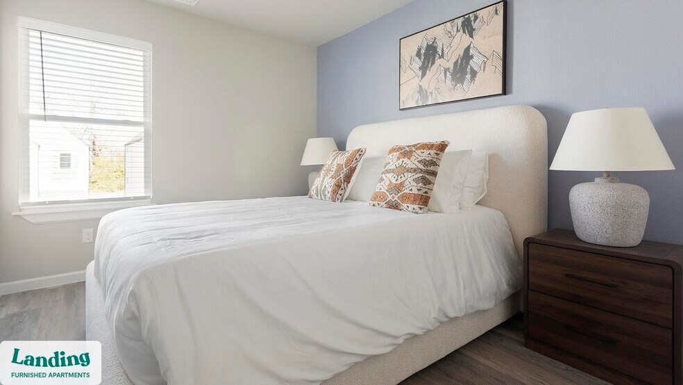 Building Photo - 3401 Redbud Ln