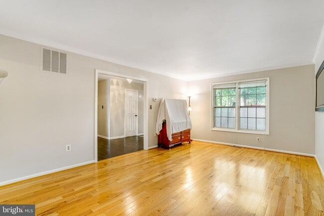 Building Photo - 2131 Kings Mill Ct