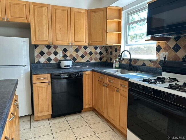 Building Photo - 63 I U Willets Rd