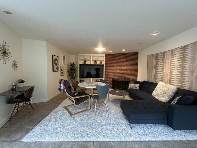 Building Photo - Spacious 1 Bedroom ADU Steps to OHSU with Soaking Tub, Rain Shower, and Treeline Views