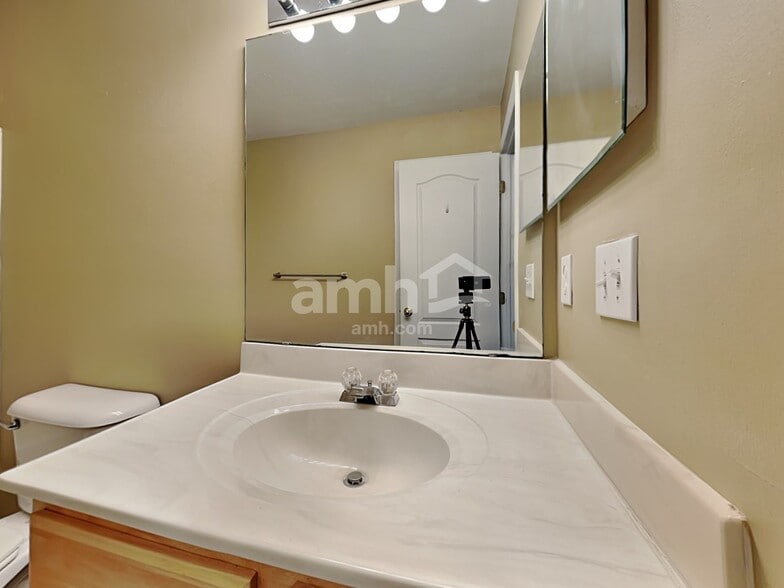 Building Photo - 2610 Schafer Knoll Ct