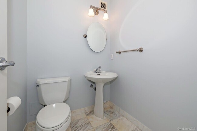 Building Photo - 4 Martine Ave