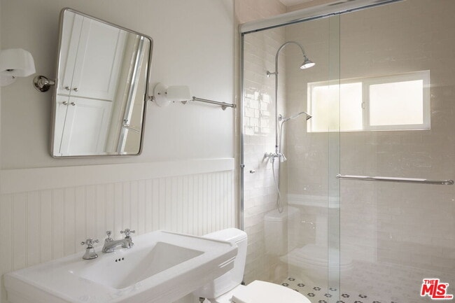 Building Photo - 727 N La Fayette Park Pl