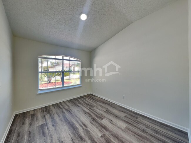 Building Photo - 145 Johns Glen Dr