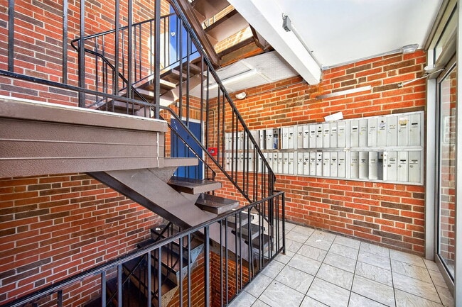 Building Photo - 2971 Deckebach Ave