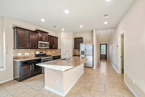 Building Photo - 6064 Akin Song