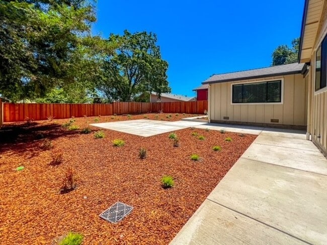 Building Photo - Beautifully Remodeled Three Bedroom Home