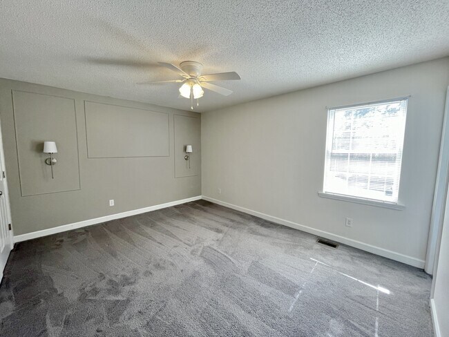 Building Photo - 239 Yorkshire Dr