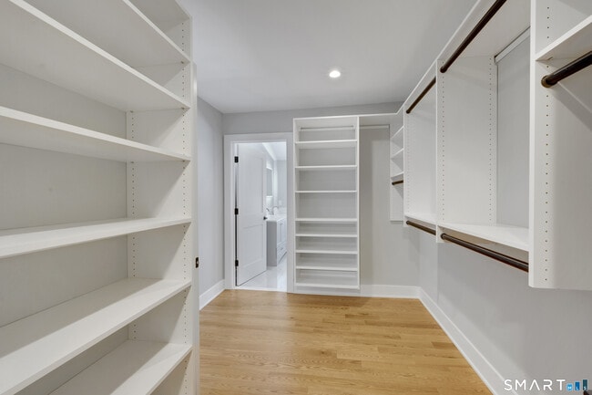 Building Photo - 20 Bouton St