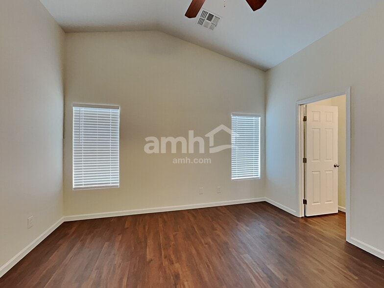 Building Photo - 14920 N 172nd Ln