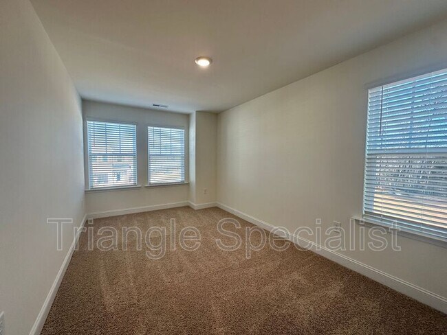 Building Photo - 52 Lavender Ln
