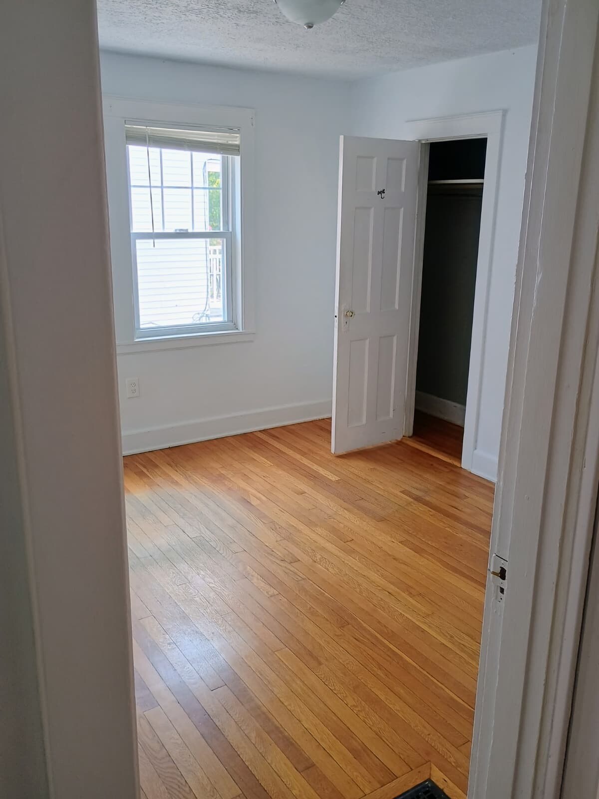 Building Photo - 46 Lawn Ave