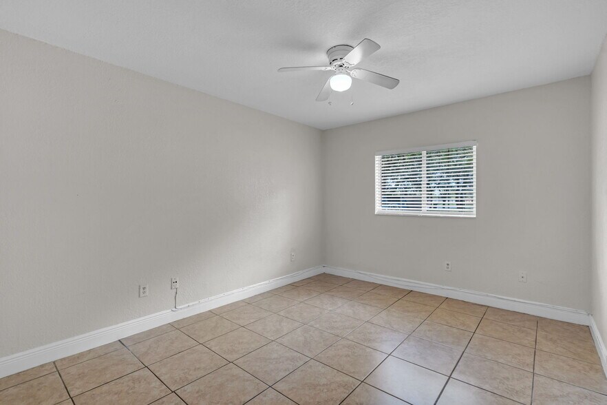 Building Photo - 3680 N 56th Ave
