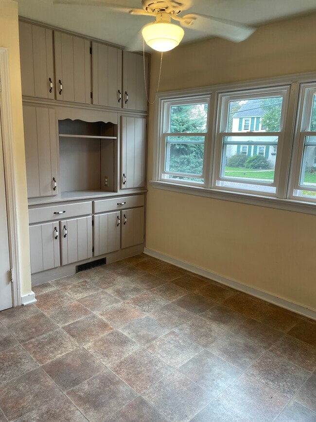 Building Photo - 207 S Wayne Ave