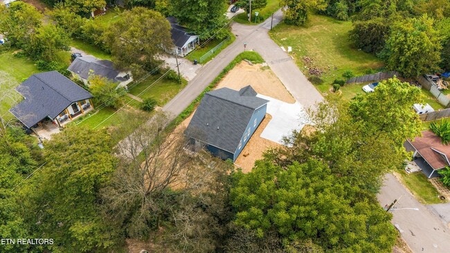 Building Photo - 4131 Porter Ave