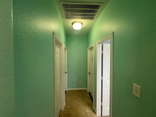 Building Photo - 7806 Crystal Moon Dr