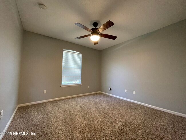 Building Photo - 6942 Nichols Creek Dr