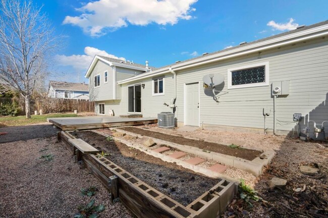 Building Photo - 5799 Aspen View Pl