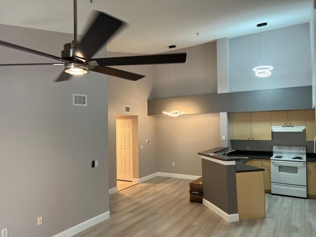 Building Photo - 4220 San Marino Blvd