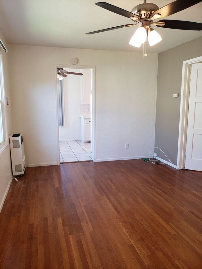 Building Photo - Vintage duplex near La Mesa Village + base...