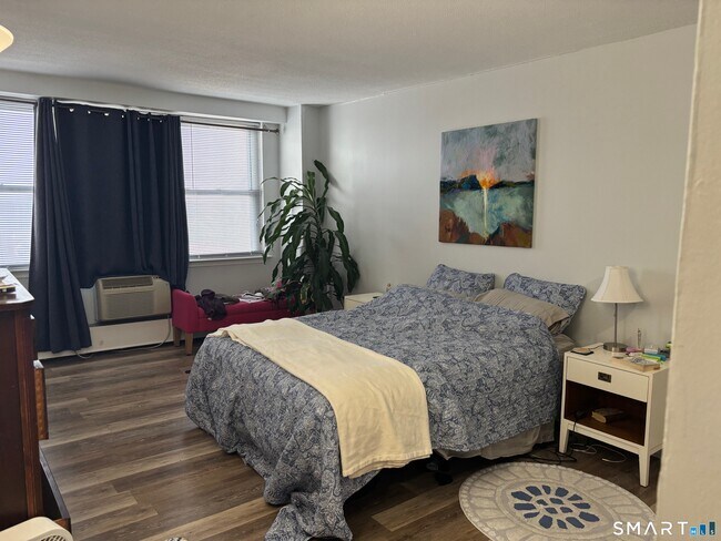 Building Photo - 65 Glenbrook Rd