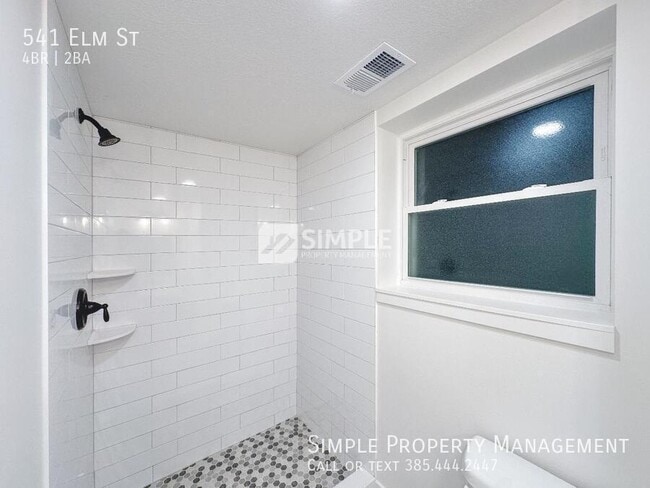 Building Photo - 541 E Elm St