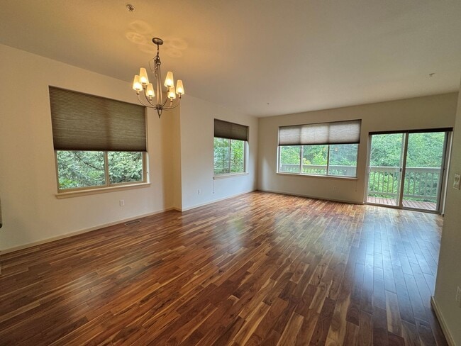 Building Photo - 3bd/3ba Issaquah Townhouse
