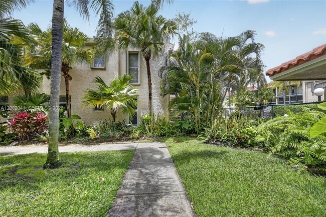 Building Photo - 5240 NE 6th Ave