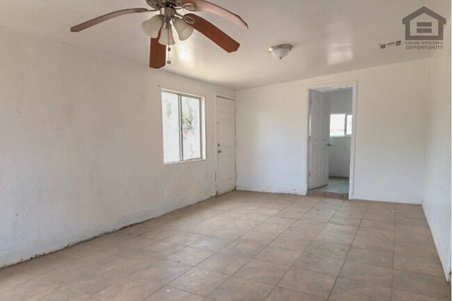 Building Photo - 6532 N 19th Dr